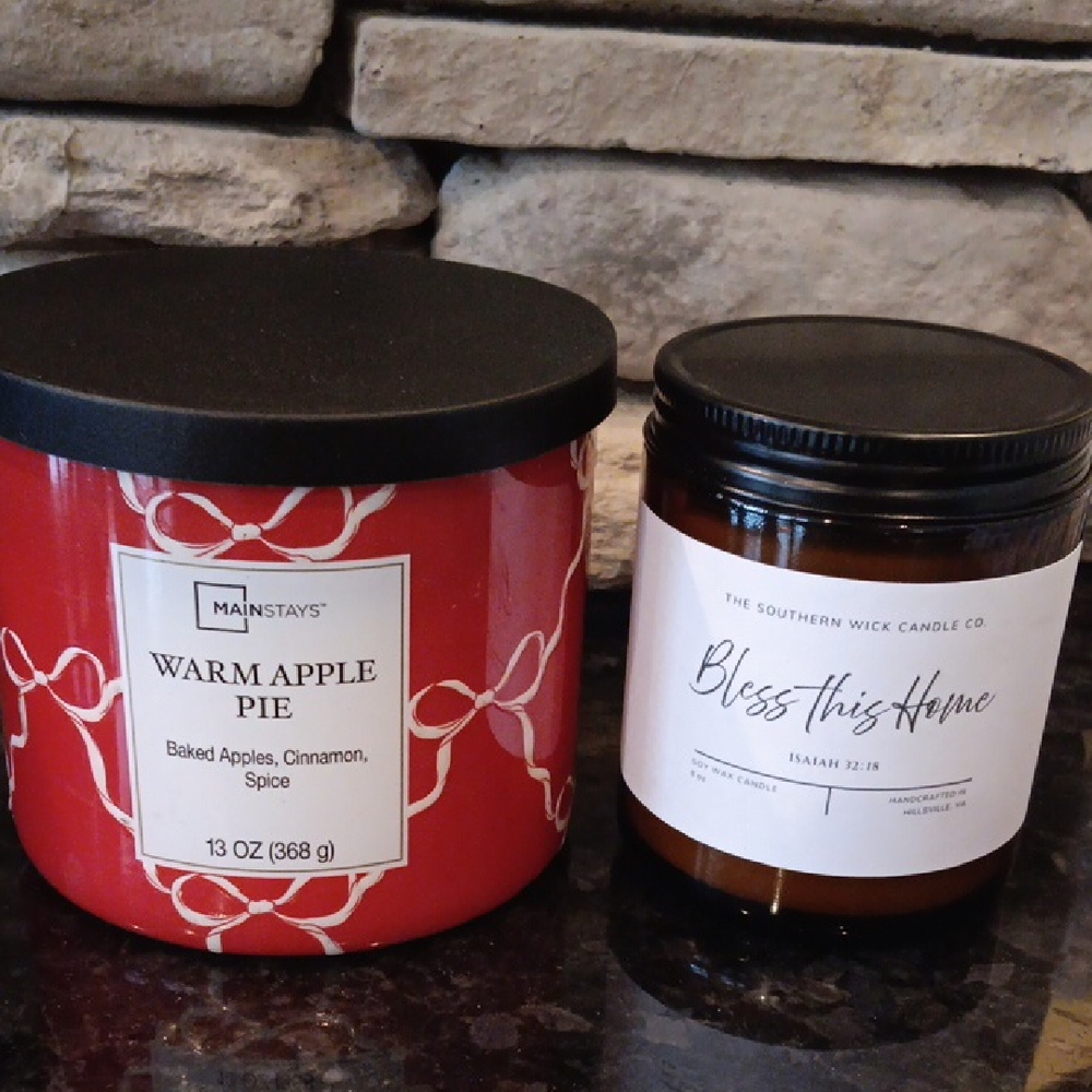 Mainstays Red Warm Apple Pie Candle/Handcrafted Soy Candle